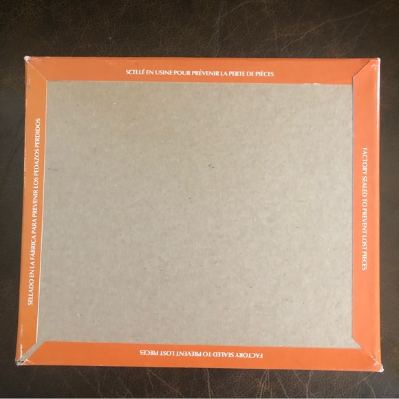 Hoyle Jigsaw Puzzle;  Covered Bridge In Fall, Model#5600-SCE, 1000 pieces - Picture 4 of 7